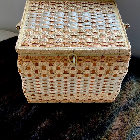 Eatons Other - Eaton’s Vintage Sewing Basket